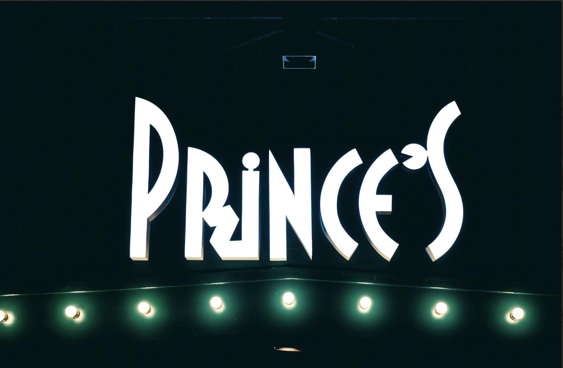 Prince Theatre Heritage Stay Hostel - Silom Bangkok Luaran gambar