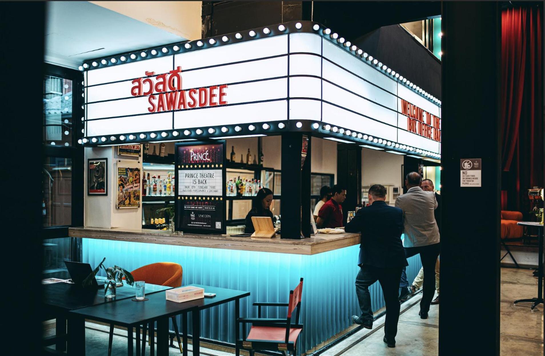Prince Theatre Heritage Stay Hostel - Silom Bangkok Luaran gambar