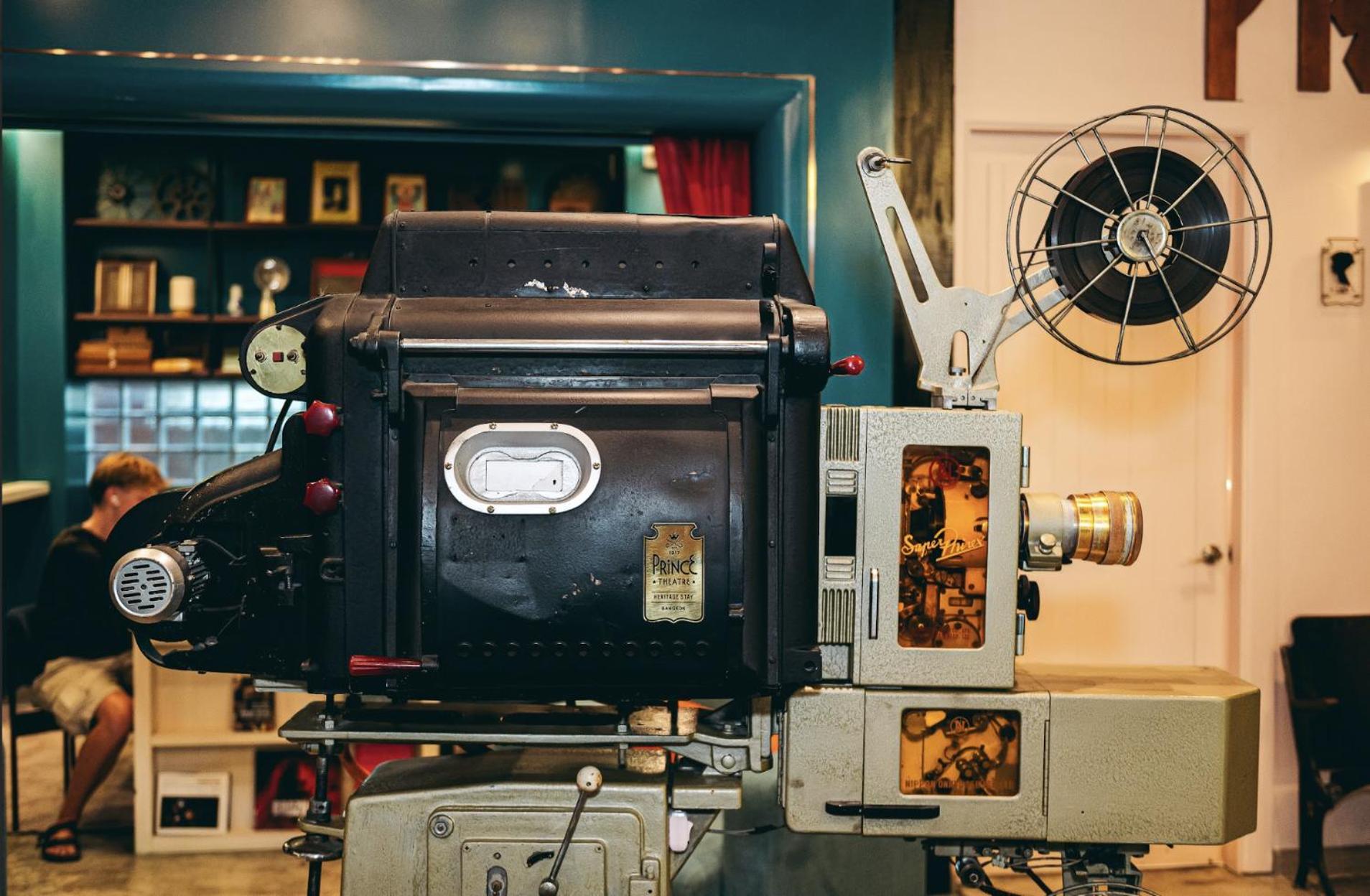Prince Theatre Heritage Stay Hostel - Silom Bangkok Luaran gambar