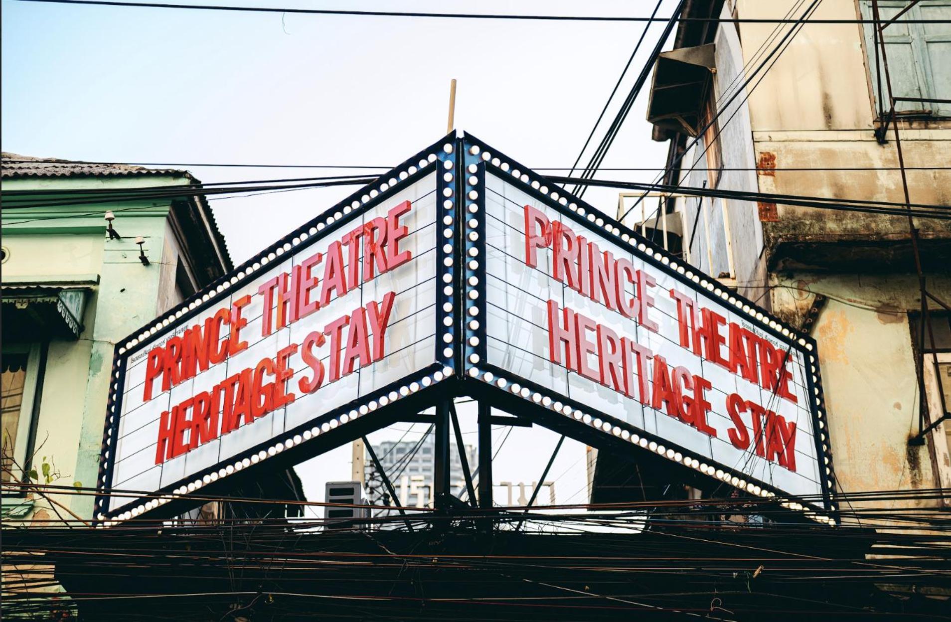 Prince Theatre Heritage Stay Hostel - Silom Bangkok Luaran gambar