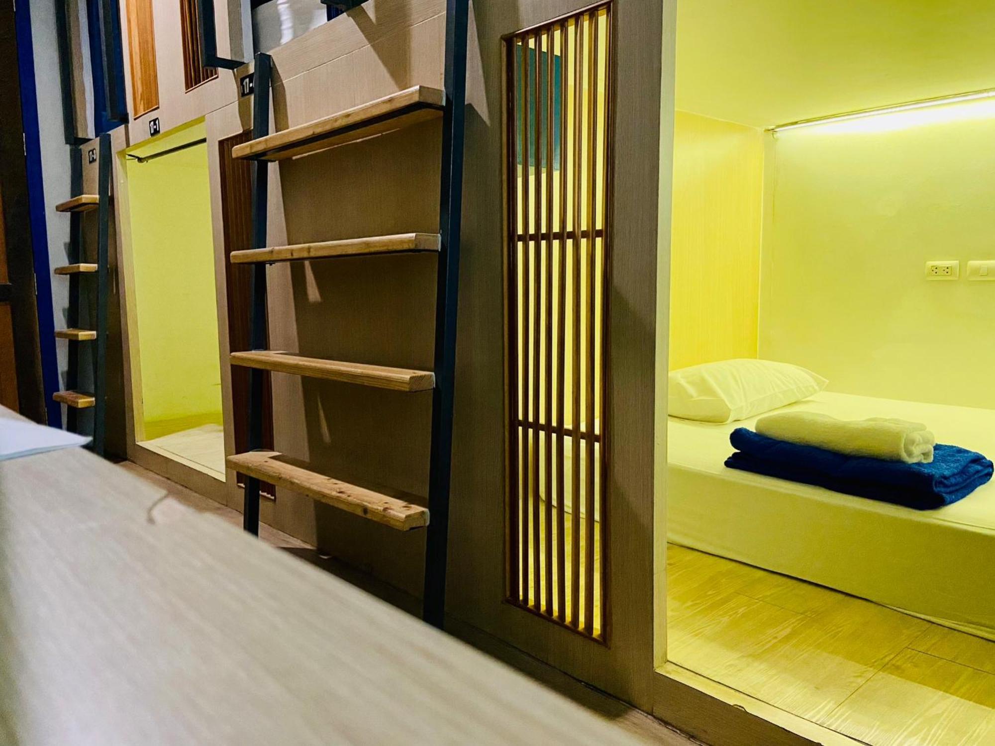 Prince Theatre Heritage Stay Hostel - Silom Bangkok Luaran gambar