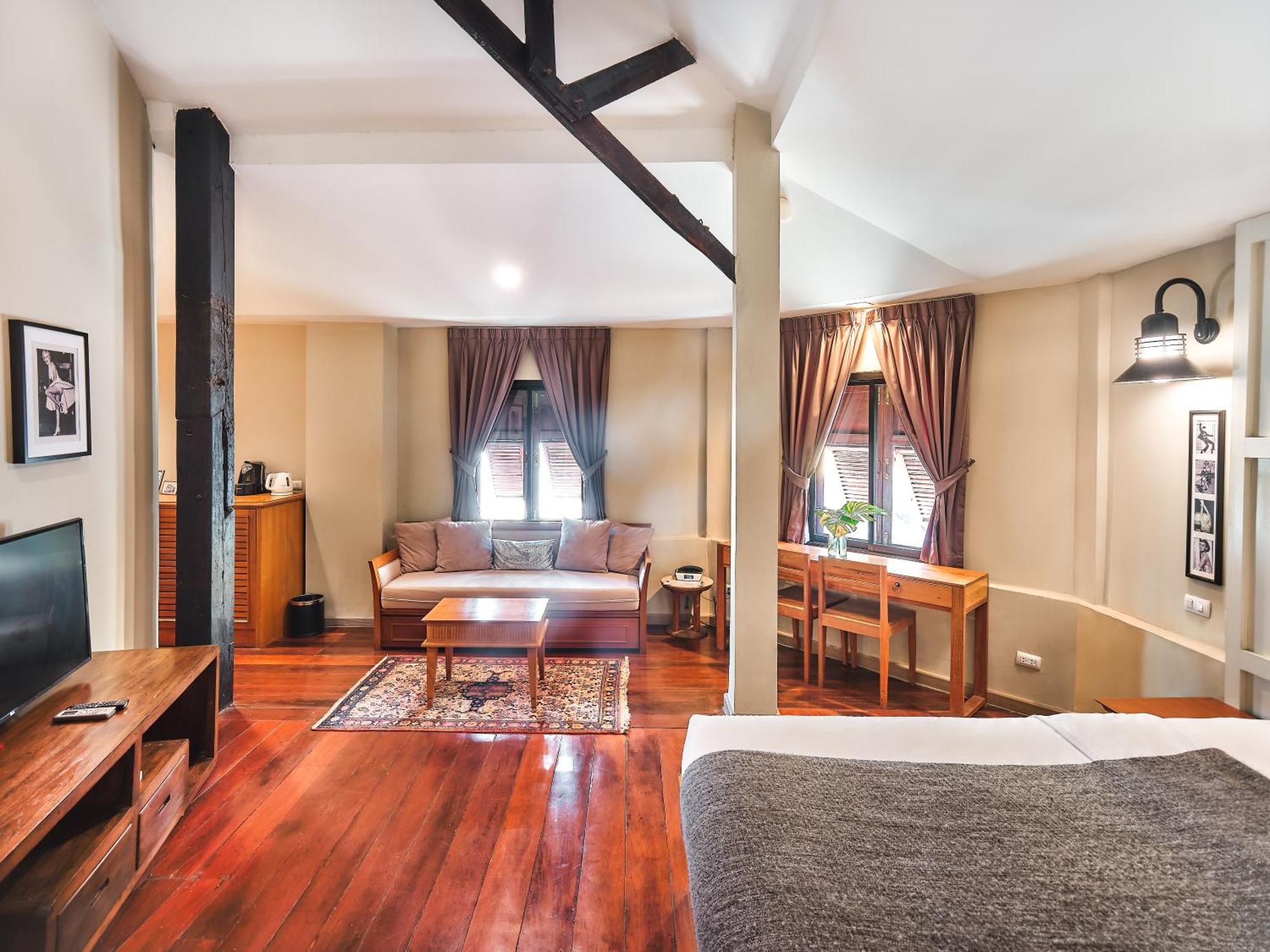 Prince Theatre Heritage Stay Hostel - Silom Bangkok Luaran gambar