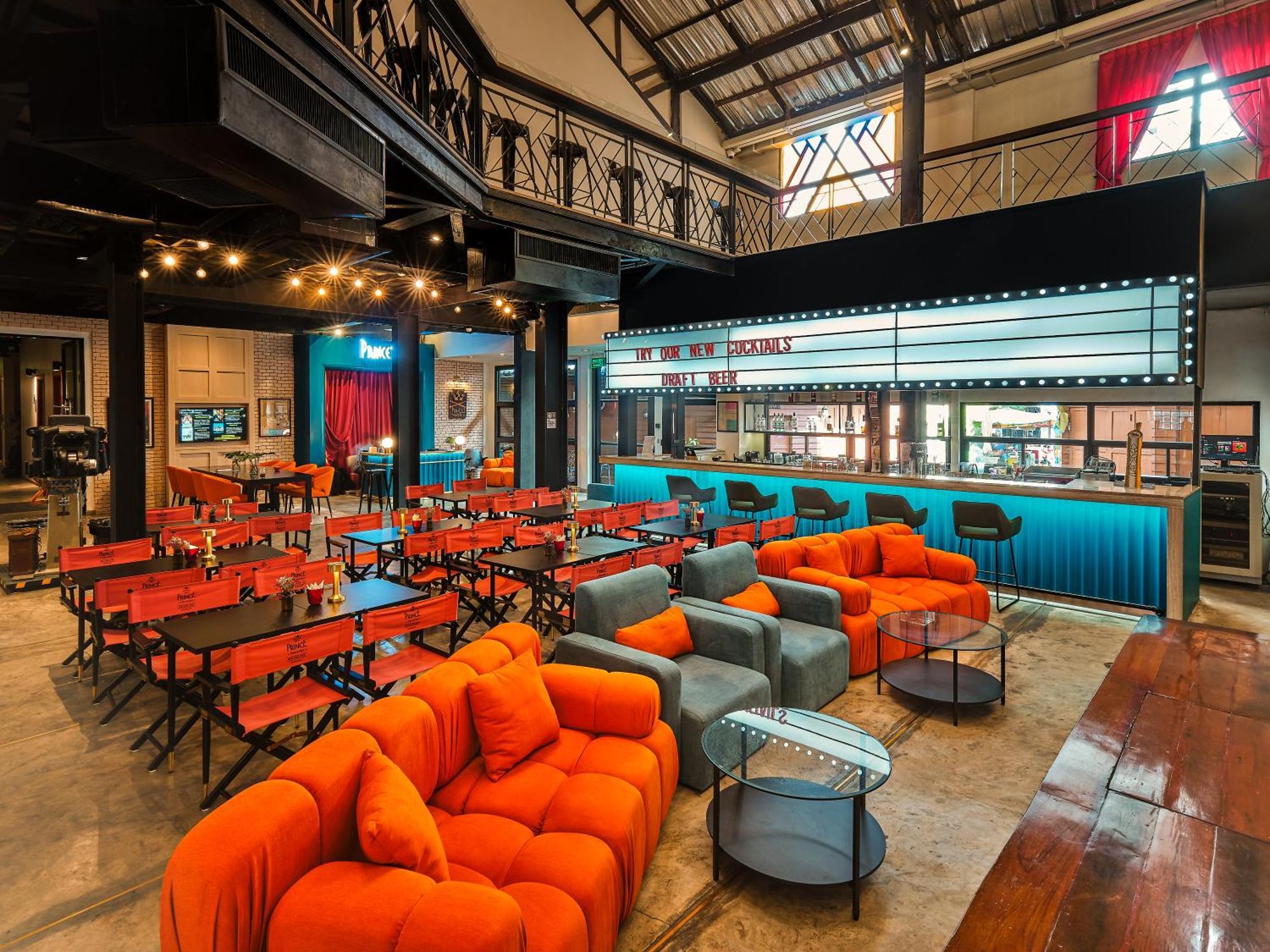 Prince Theatre Heritage Stay Hostel - Silom Bangkok Luaran gambar