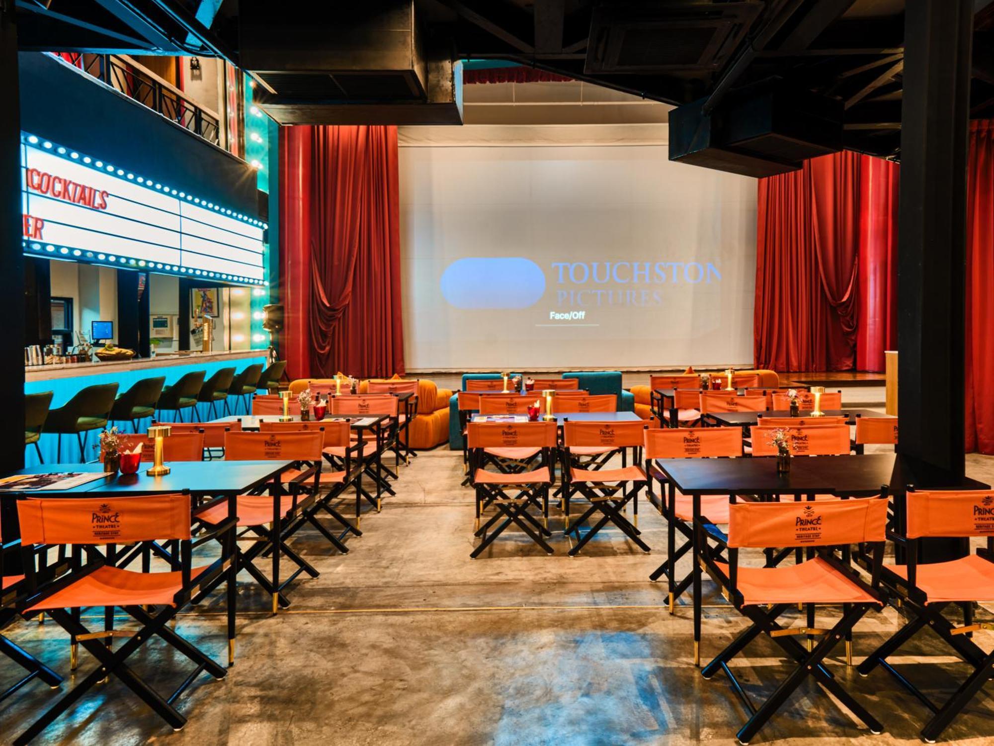 Prince Theatre Heritage Stay Hostel - Silom Bangkok Luaran gambar
