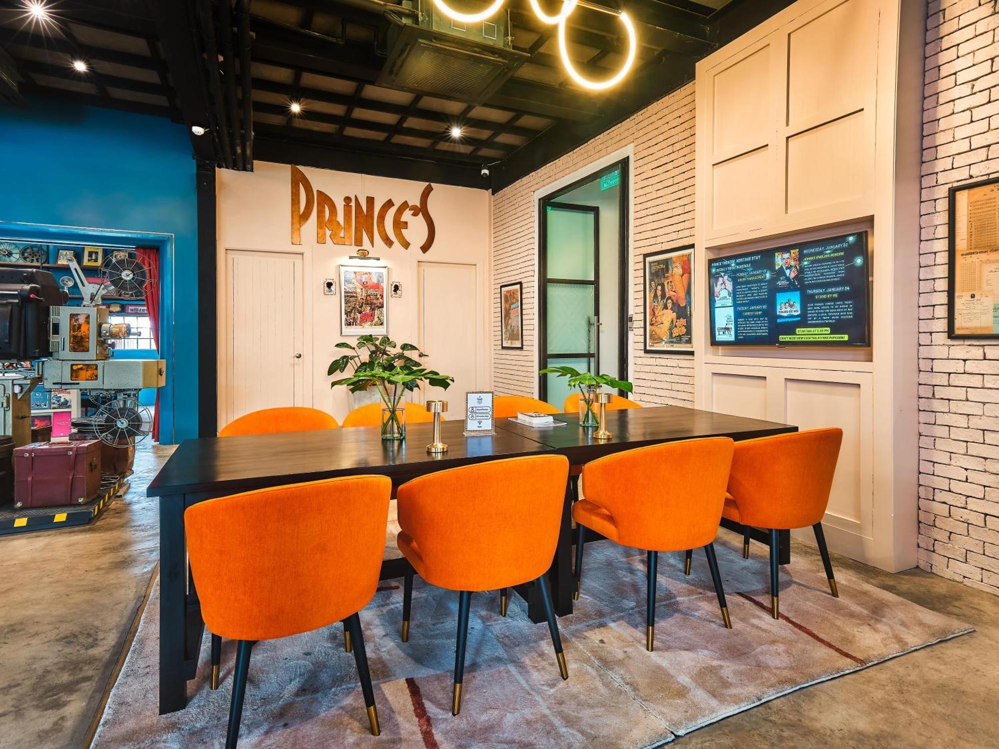 Prince Theatre Heritage Stay Hostel - Silom Bangkok Luaran gambar